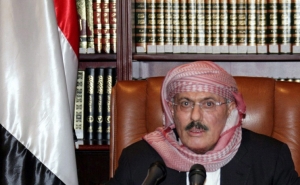 Экс-президент Йемена просит обеспечить ему безопасный выезд из страны