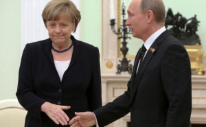 Merkel Calls for Opened Dialogue with Russia