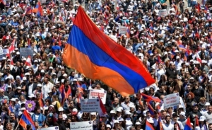 What Issues were at the Center of Attention of Armenians in 2015?