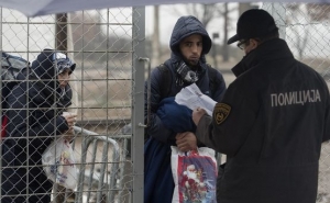 Macedonia Closes its Borders to Migrants