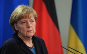 Меркель призвала начать отправку мигрантов в Турцию
