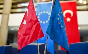 Турция грозит ЕС отменой сделки по беженцам