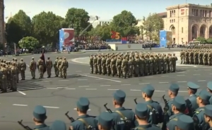 Երևանում մեկնարկել է անկախության 25-ամյակին նվիրված զորահանդեսը (ՈւՂԻՂ)
