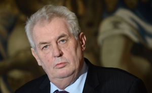 Президент Чехии предложил отправлять мигрантов на необитаемые острова