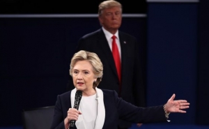 Опрос: Клинтон победила Трампа на вторых теледебатах