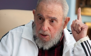 Фидель Кастро предложил вручить Обаме и Трампу медали из глины