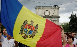 Треть жителей Молдовы высказалась за объединение с Румынией