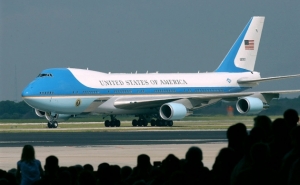 Трамп потребовал отменить заказ на новый президентский самолет
