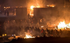 A Large Fire on Housing of 1,500 Migrants In Northern France