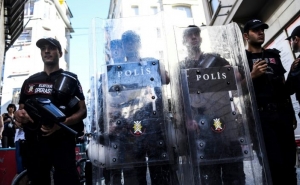 Подозреваемый в терроризме убил полицейского в Стамбуле