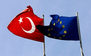 В Турции призвали ЕС не превращать переговоры о присоединении в ''детскую игру''
