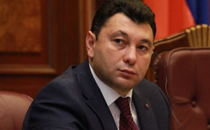 Sharmazanov Leaves for Moscow on a Working Visit