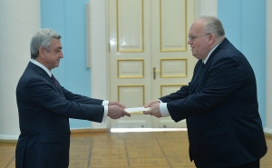 Новоназначенный посол Польши вручил президенту Армении верительные грамоты