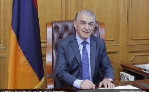 Председатель НС Армении отбывает в Москву