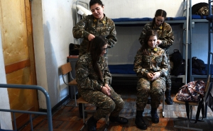  Ինչպես են Արցախի աղջիկ կադետներն ուսում ստանում տղաների ռազմական վարժարանում (լուսանկարներ) 