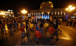 В Ереване вновь открыт сезон фонтанов (видео)