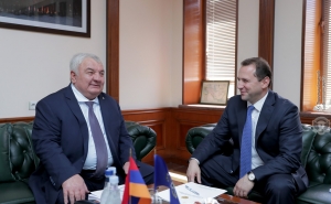  Министр обороны Армении принял генерального секретаря ОДКБ 