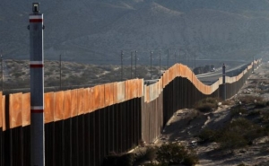 Пентагон выделит $1 млрд на строительство заграждений на границе с Мексикой