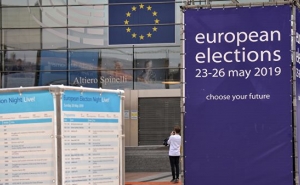  В Европарламенте спрогнозировали распределение мест по итогам выборов 
