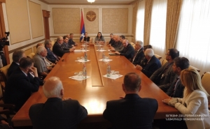  Президент Арцаха встретился с членами Международного комитета Всеармянских летних игр 