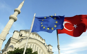  Евросоюз прокомментировал отстранение мэров ряда турецких городов 