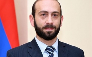  Арарат Мирзоян распространил заявление об отставке Эдгара Аракеляна 
