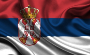  Косовские сербы массово голосуют на досрочных парламентских выборах 