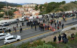 Catalan Independence Protesters Block Major Spain-France Road Link