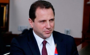 Министр обороны Армении прибыл с визитом в Кыргызстан
 