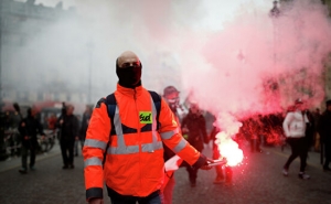 В городах Франции произошли столкновения демонстрантов с полицией 
