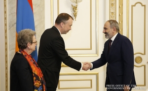  Премьер Армении принял специального представителя ЕС по вопросам Южного Кавказа и кризиса в Грузии
 