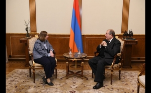  Армен Саркисян встретился с послом США в Армении Лин Трейси
 
