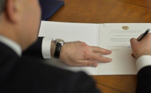  Արմեն Սարգսյանը ստորագրել է մի շարք օրենքներ 