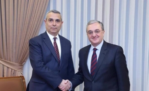  Зограб Мнацаканян поздравил Масиса Маиляна с переназначением его на должность главы МИД Арцаха 