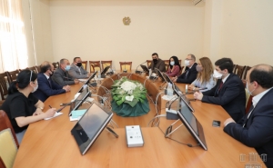  Члены Постоянной комиссии НС Армении по государственно-правовым вопросам встретились с председателем аналогичной комиссии парламента Республики Арцах 