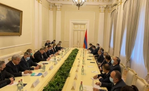  Российская межведомственная делегация в Ереване на встрече с Пашиняном: Захарова 