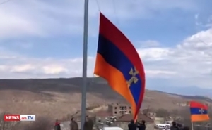  В селе Шурнух установлен большой флаг Армении (видео)

 