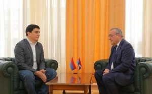  Спикер парламента Арцаха обсудил с делегацией представителей Армении в ЕСПЧ послевоенные реалии

 