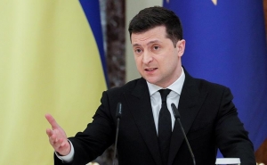  Зеленский попросил Байдена помочь Украине вступить в НАТО 