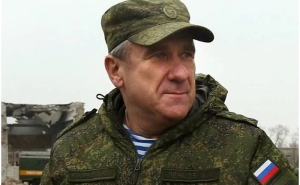  ՌԴ ՊՆ հաստատել է գեներալ Ալեքսանդր Լենցովի նշանակումը Արցախում ռուս խաղաղապահների նոր հրամանատարի պաշտոնում

 