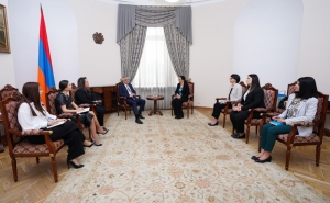  Вице-премьер Григорян обсудил блокаду Нагорного Карабаха с представителем ЮНИСЕФ в Армении 