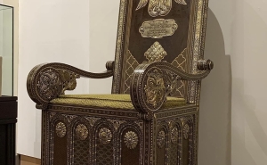  Մայր Աթոռ Սուրբ Էջմիածնի Խրիմյան թանգարանում առաջին անգամ ցուցադրվում է Ամենայն Հայոց Հայրապետության Գահը 
