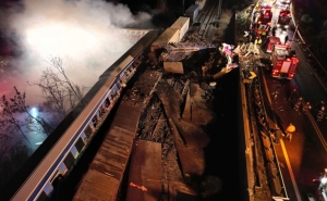 В Индии столкнулись пассажирский и грузовой поезда, погибло 288 человек