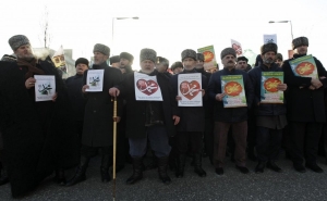 Антиисламские и исламские протесты продолжаются