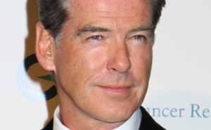 Pierce Brosnan's Malibu mansion caught fire (Video)