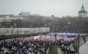 Tens of Thousands March in Moscow