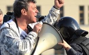 Russian Opposition Activist Vows to Prove Russia's Direct Military Role in Ukraine