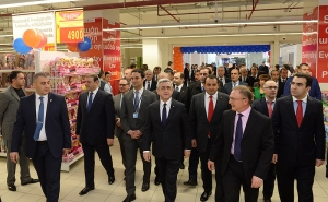 Նախագահը ներկա է գտնվել &laquo;Քարֆուր&raquo;-ի բացմանը