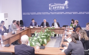 Armenian Deputy Foreign Minister Receives Delegation of German Funds