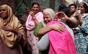 Deadly Blasts Hit Pakistan Churches